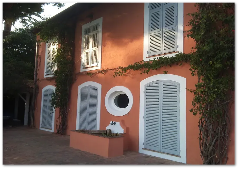 maison-rouge